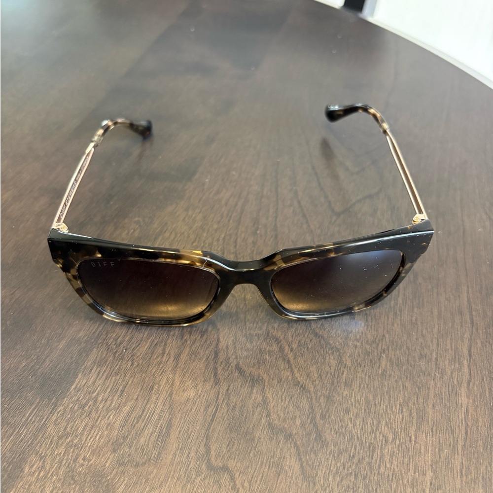 DIFF sunglasses - tortoise - image 6